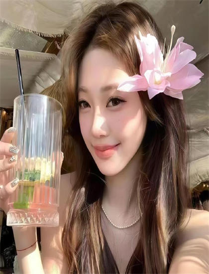 小草视频免费_日本精品一卡二卡三卡四卡视_瞄准你的未来电视剧免费观看