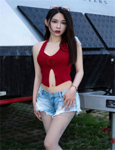 《我和妻姐-它变大了你感觉到了吗同学》