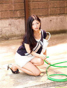 《尺度最大的色情禁片-美女虐狗视频》