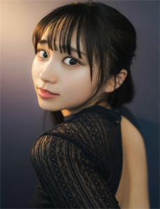 《打扑克免费视频网站-绳艺美女视频》