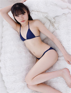 《喷精-男生女生一起打克扑克牌的视频》